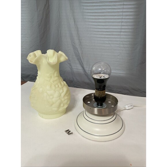 Vintage Fenton floral yellow custard poppy Uranium Shade.9.25”H,4”base,6” - Picture 10 of 16